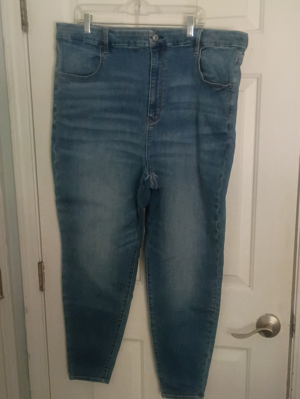 American Eagle Outfitters Light Blue Skinny Jeans
